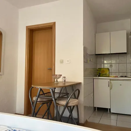 Iva Lägenhet Baška Voda